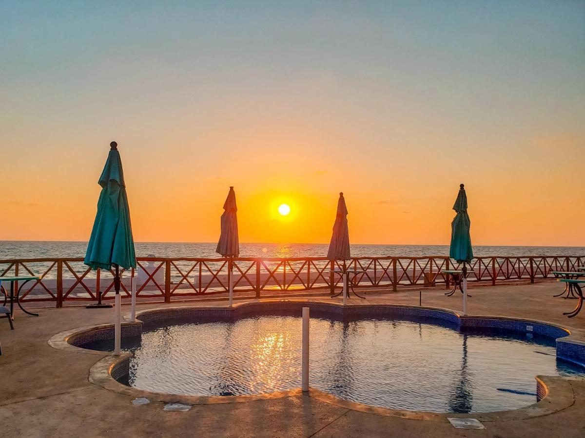 Esduma La Perla Hotel Isla Mujeres Kültér fotó